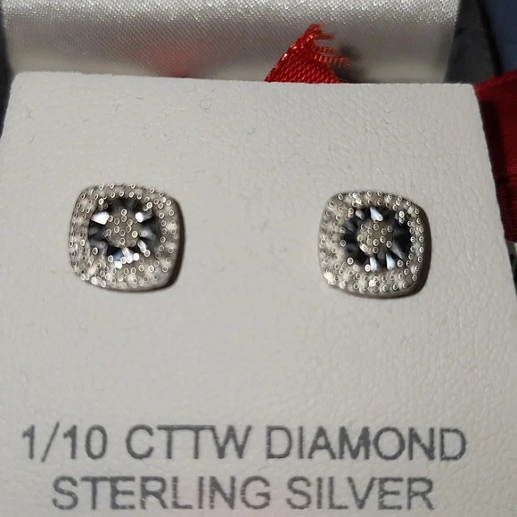 1/10 CTTW Diamond Sterling silver earrings - Picture 7 of 10